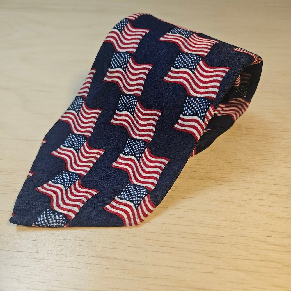 Vtg American Traditions Men’s 100% Silk American Flag Patriotic Tie USA Made